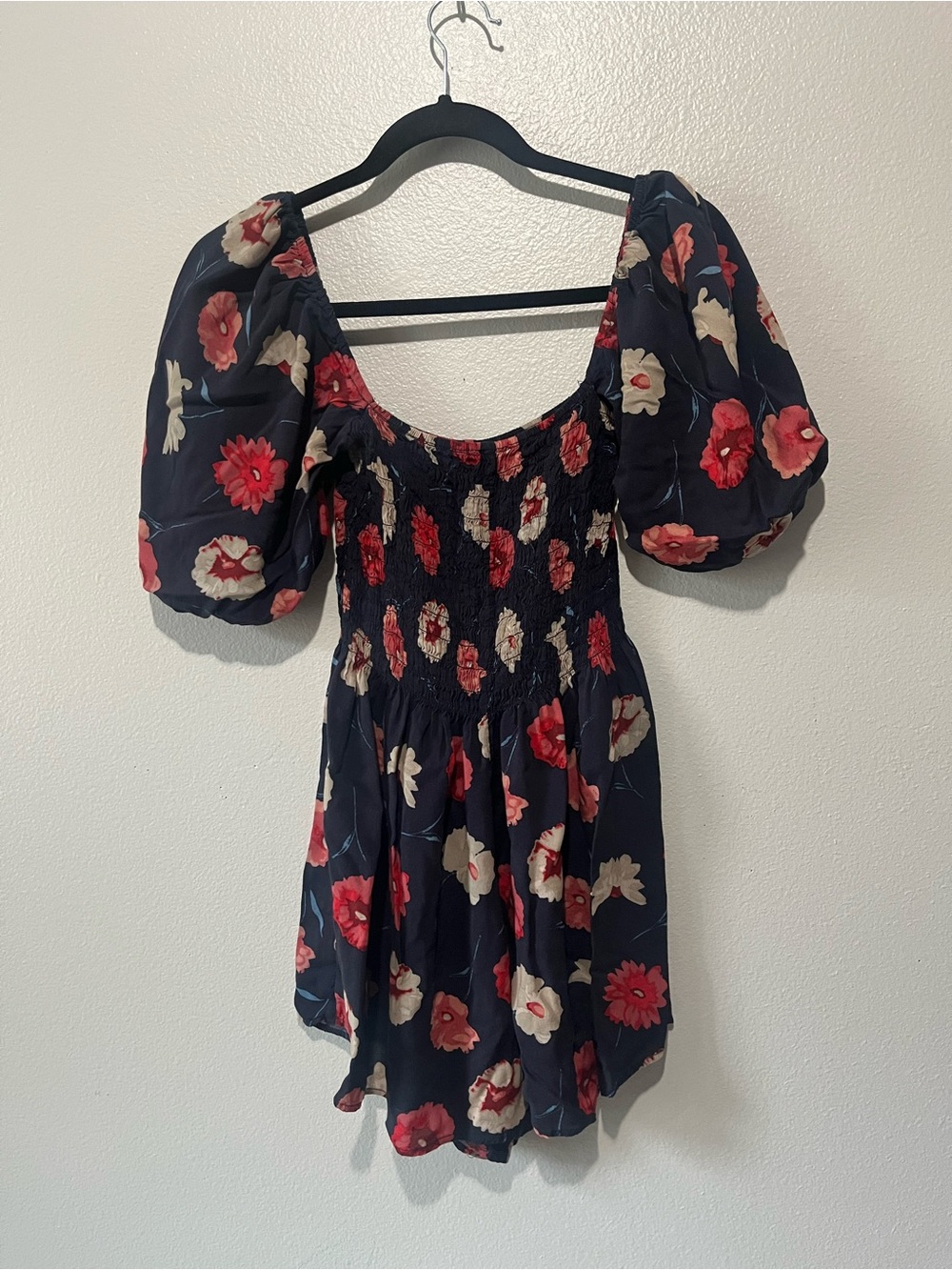 KIMCHI BLUE- Navy Floral Puff Sleeve Romper Size S